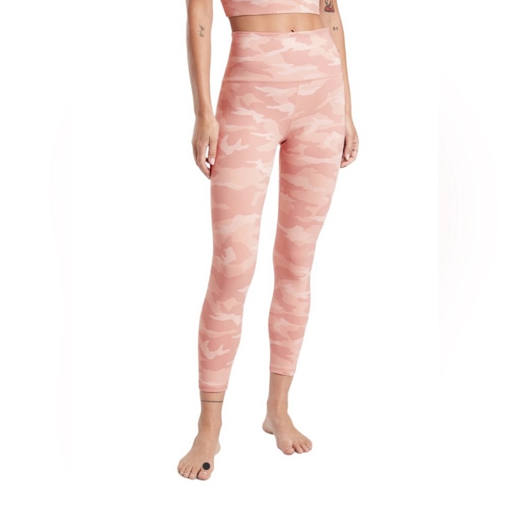 Athleta elation pink camo 7/8 yoga exercise workout tights leggings size large